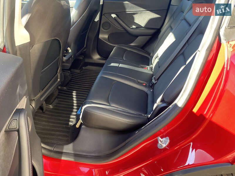 Позашляховик / Кросовер Tesla Model Y 2021 в Львові
