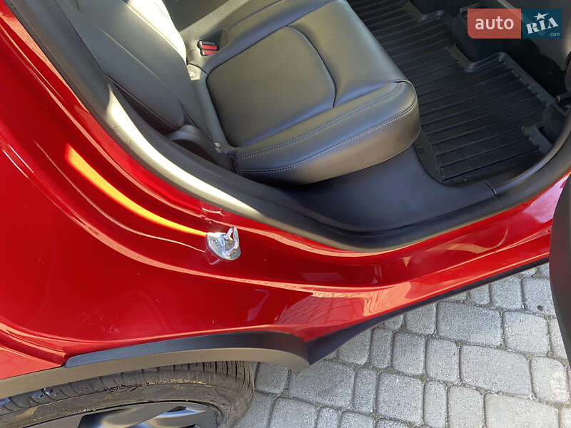 Позашляховик / Кросовер Tesla Model Y 2021 в Львові