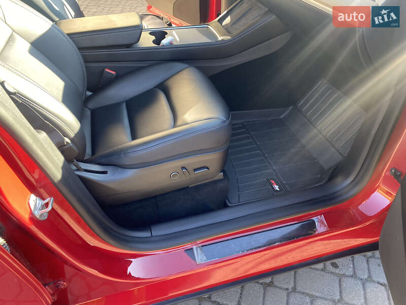 Позашляховик / Кросовер Tesla Model Y 2021 в Львові