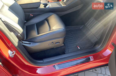 Внедорожник / Кроссовер Tesla Model Y 2021 в 