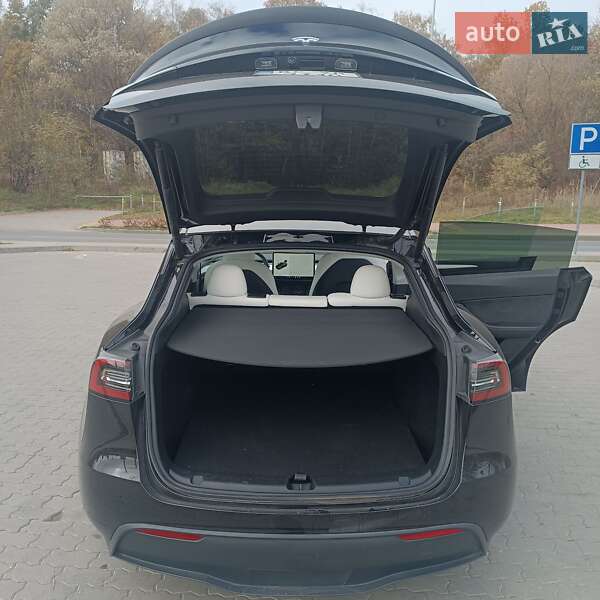Позашляховик / Кросовер Tesla Model Y 2022 в Львові