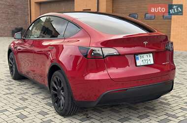 Внедорожник / Кроссовер Tesla Model Y 2023 в Ровно