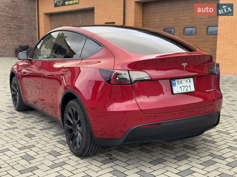 Внедорожник / Кроссовер Tesla Model Y 2023 в Ровно