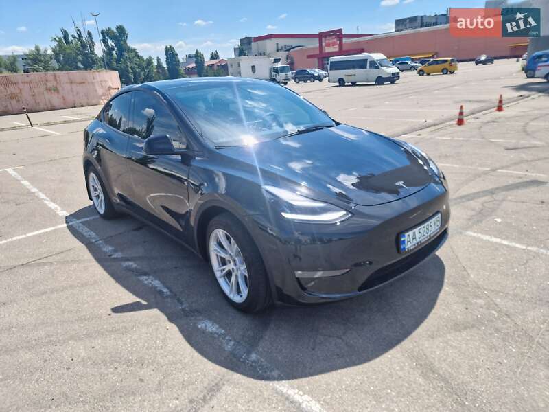 Внедорожник / Кроссовер Tesla Model Y 2021 в Киеве