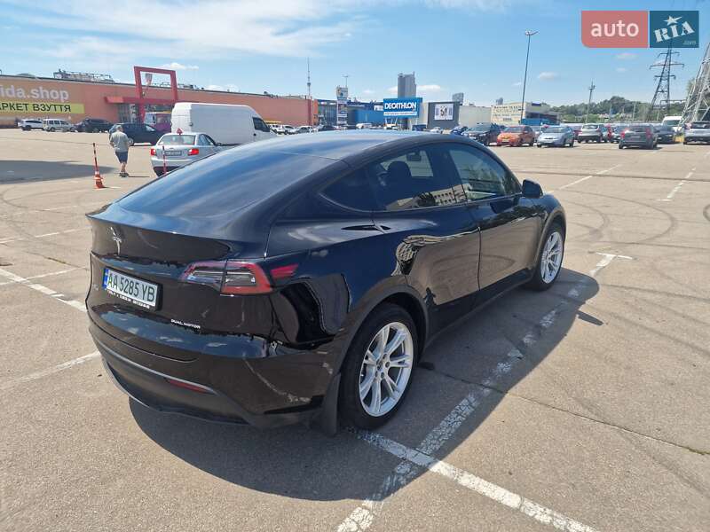 Внедорожник / Кроссовер Tesla Model Y 2021 в Киеве