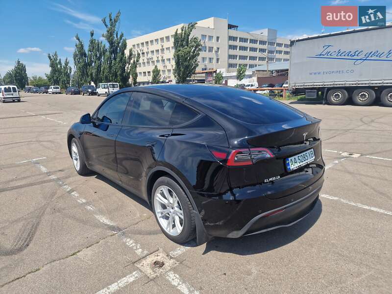 Внедорожник / Кроссовер Tesla Model Y 2021 в Киеве