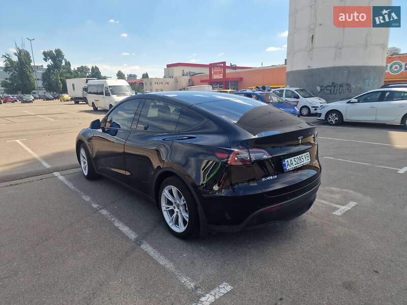 Внедорожник / Кроссовер Tesla Model Y 2021 в Киеве