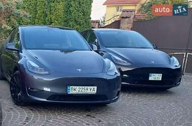 tesla model-y 2021 в Рівне від професійного продавця Віктор