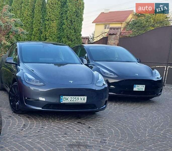 Tesla Model Y 2021