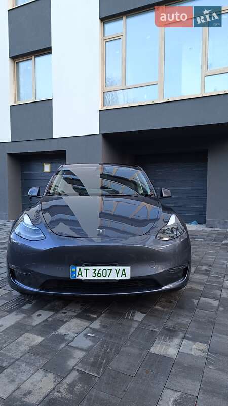 Позашляховик / Кросовер Tesla Model Y 2023 в Івано-Франківську