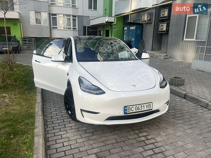 Позашляховик / Кросовер Tesla Model Y 2021 в Львові