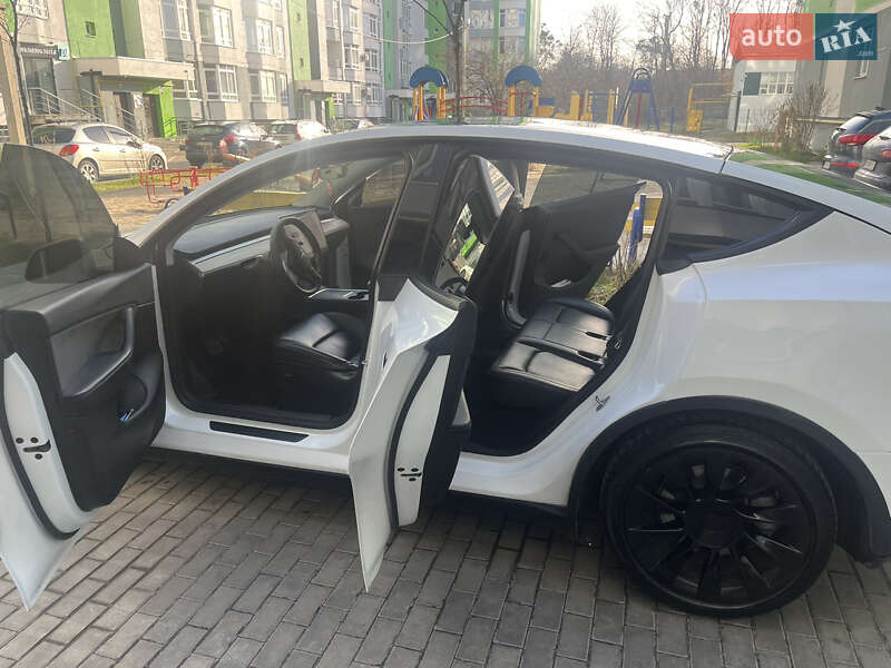Внедорожник / Кроссовер Tesla Model Y 2021 в Львове