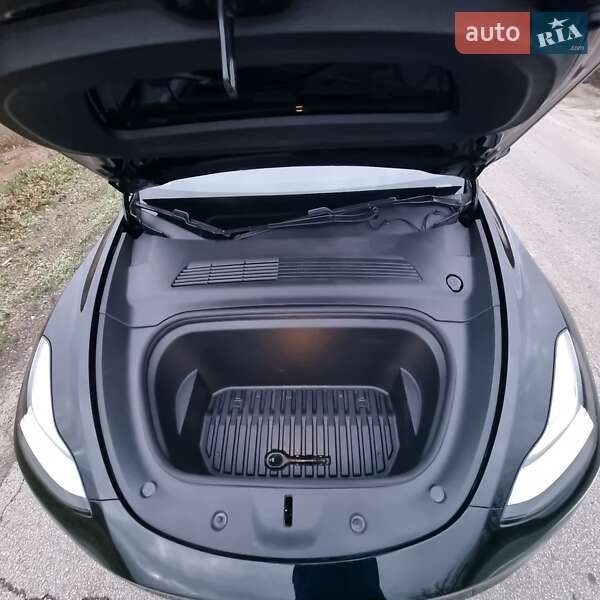 Внедорожник / Кроссовер Tesla Model Y 2020 в Запорожье