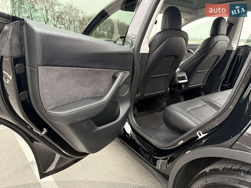 Внедорожник / Кроссовер Tesla Model Y 2022 в Днепре