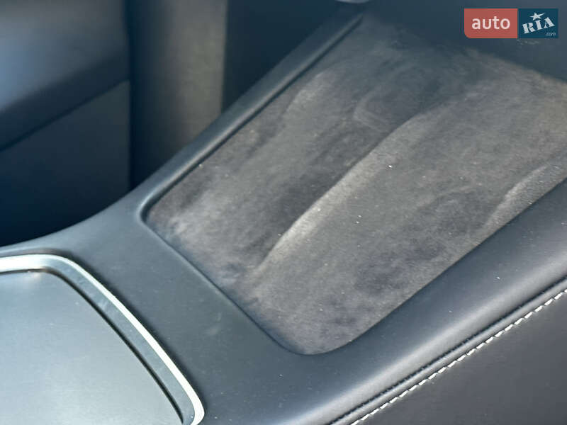 Внедорожник / Кроссовер Tesla Model Y 2021 в Киеве