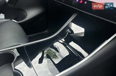 Позашляховик / Кросовер Tesla Model Y 2020 в Олевську