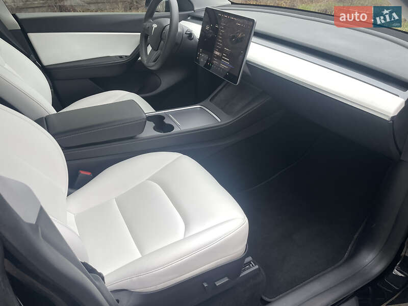 Позашляховик / Кросовер Tesla Model Y 2021 в Запоріжжі