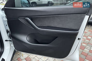Внедорожник / Кроссовер Tesla Model Y 2021 в 