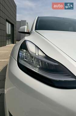 Внедорожник / Кроссовер Tesla Model Y 2020 в 