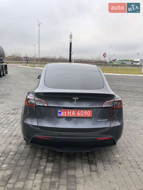 Позашляховик / Кросовер Tesla Model Y 2023 в Рівному