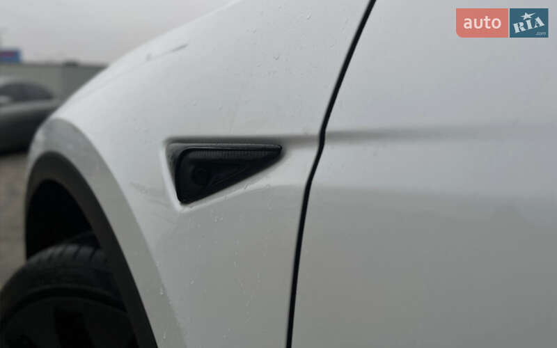 Позашляховик / Кросовер Tesla Model Y 2023 в Мукачевому