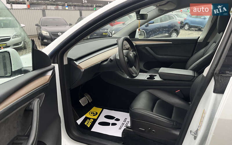 Внедорожник / Кроссовер Tesla Model Y 2023 в Мукачево