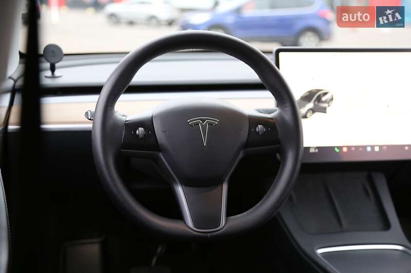 Внедорожник / Кроссовер Tesla Model Y 2023 в Киеве