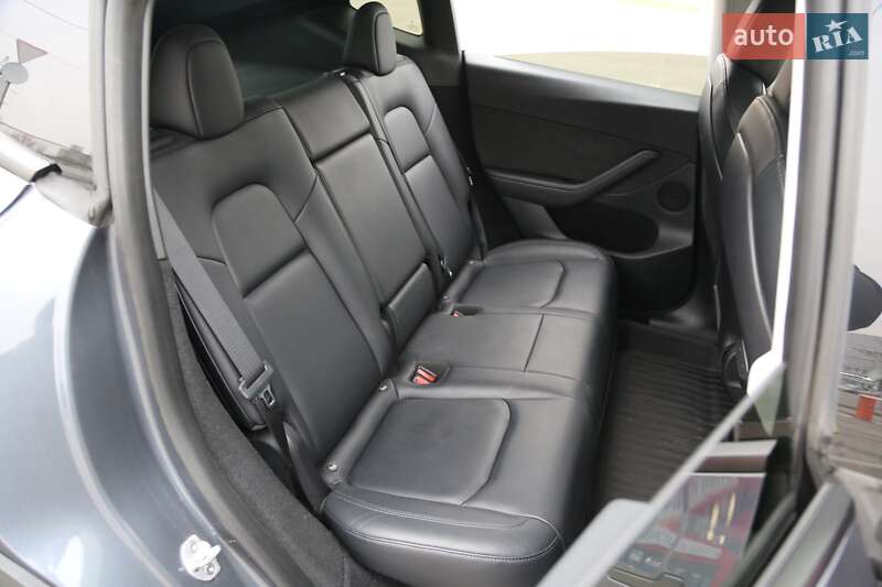 Внедорожник / Кроссовер Tesla Model Y 2023 в Киеве