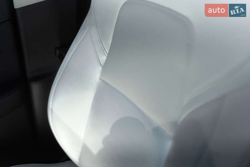 Позашляховик / Кросовер Tesla Model Y 2023 в Полтаві фото 18 Позашляховик / Кросовер Tesla Model Y 2023 в Полтаві