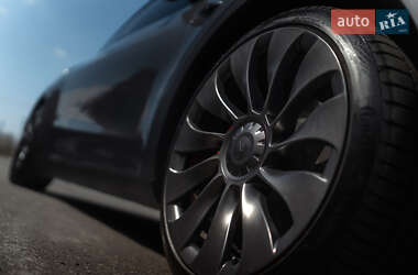 Внедорожник / Кроссовер Tesla Model Y 2023 в 