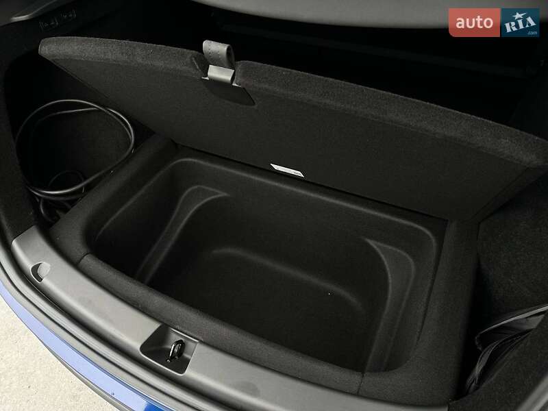 Позашляховик / Кросовер Tesla Model Y 2023 в Рівному