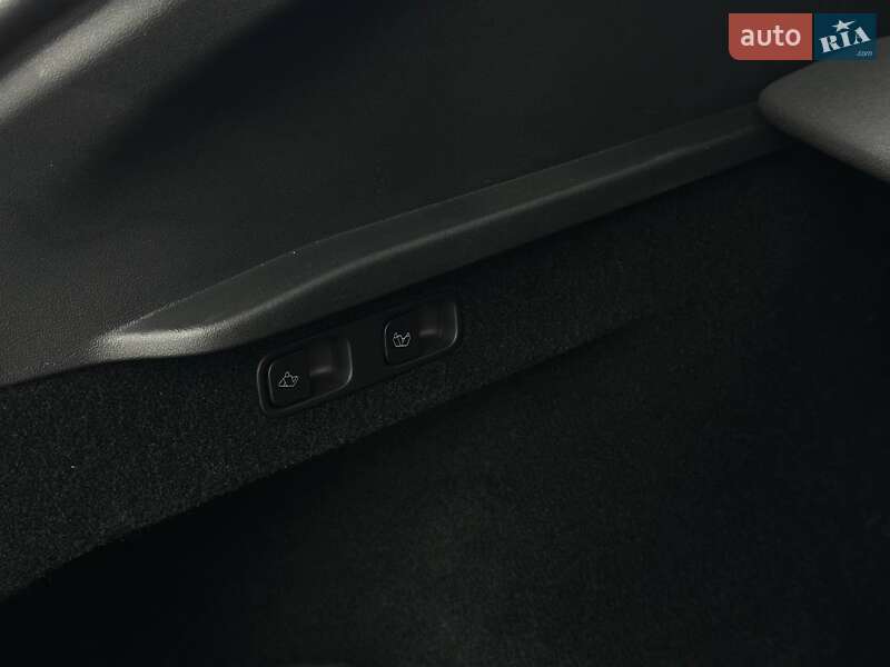 Позашляховик / Кросовер Tesla Model Y 2023 в Рівному