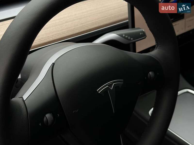 Позашляховик / Кросовер Tesla Model Y 2023 в Рівному
