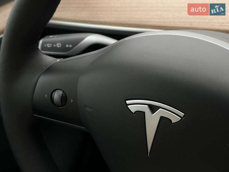 Позашляховик / Кросовер Tesla Model Y 2023 в Рівному
