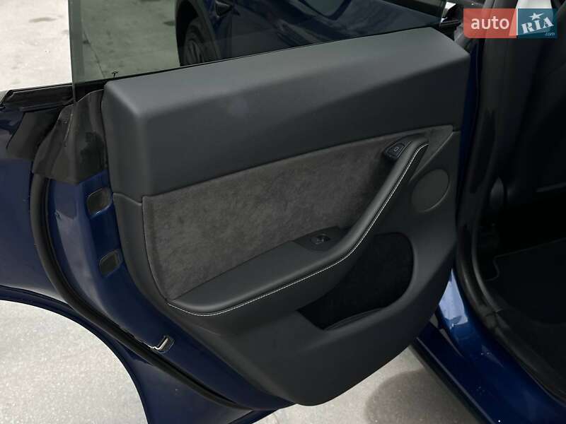 Позашляховик / Кросовер Tesla Model Y 2023 в Рівному