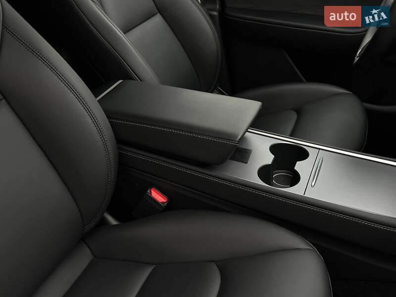 Позашляховик / Кросовер Tesla Model Y 2023 в Рівному