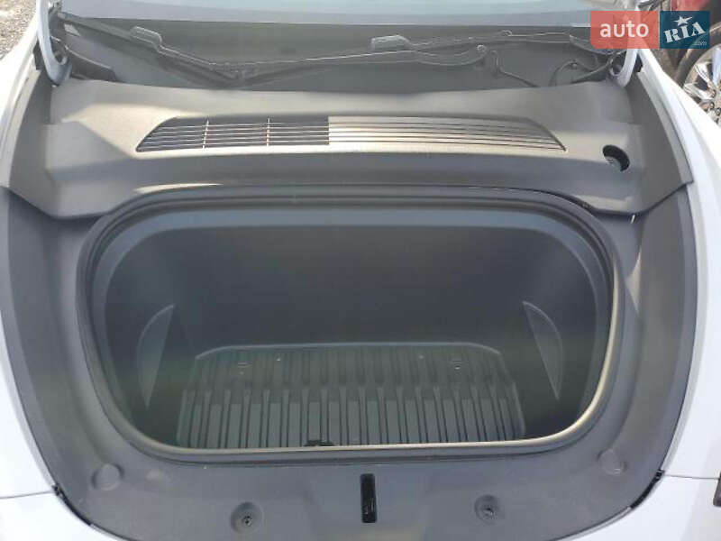 Внедорожник / Кроссовер Tesla Model Y 2020 в Одессе фото 12 Внедорожник / Кроссовер Tesla Model Y 2020 в Одессе