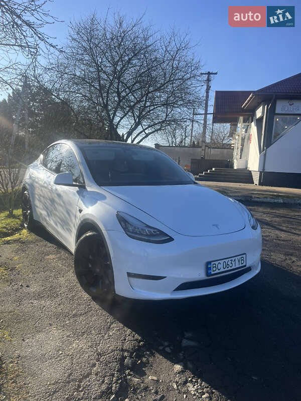 Tesla Model Y 2021