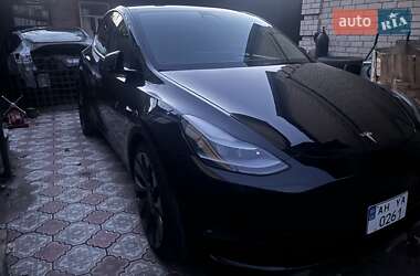 Внедорожник / Кроссовер Tesla Model Y 2021 в Киеве