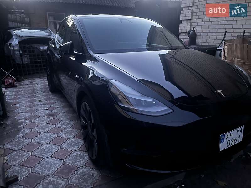 Позашляховик / Кросовер Tesla Model Y 2021 в Києві