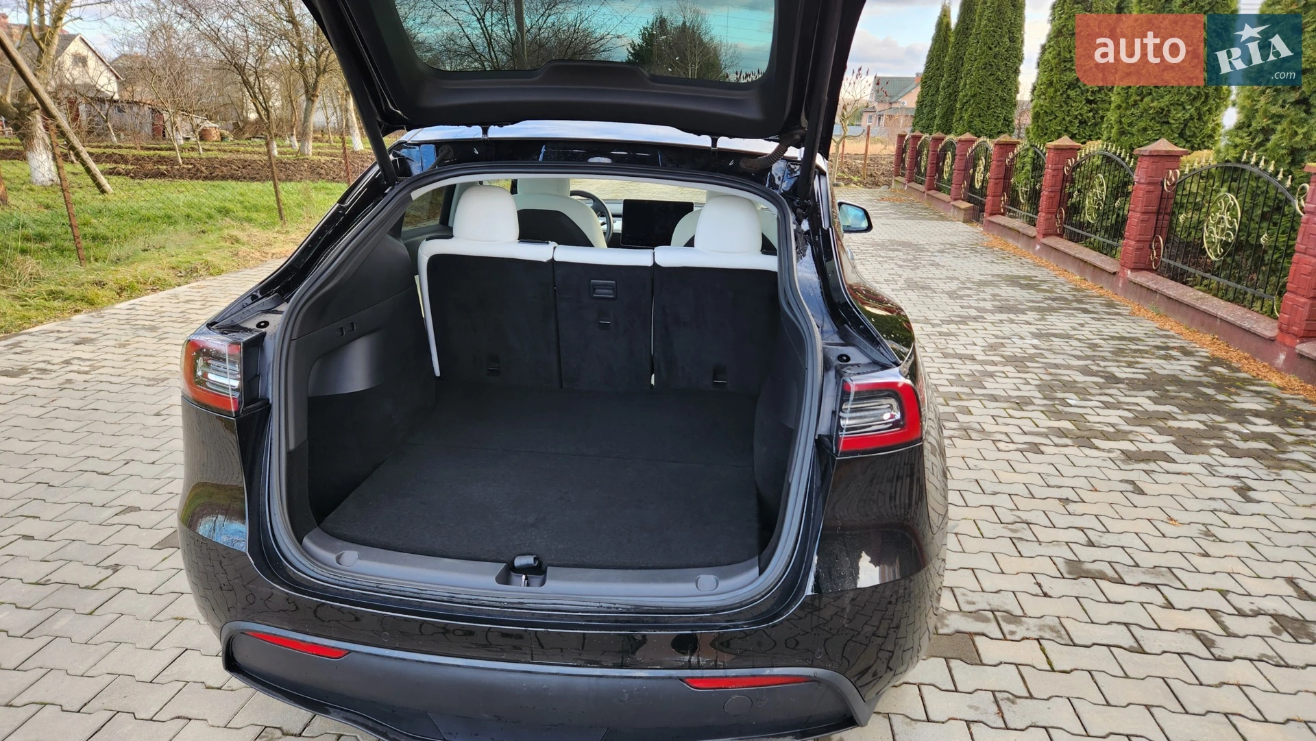 2020 Tesla Model Y - мініатюра 11
