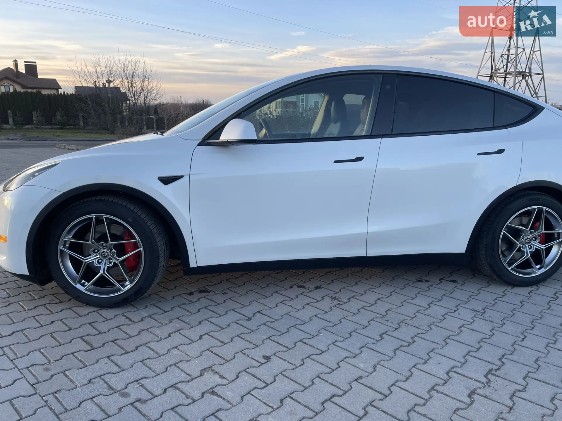 2022 Tesla Model Y - мініатюра 3