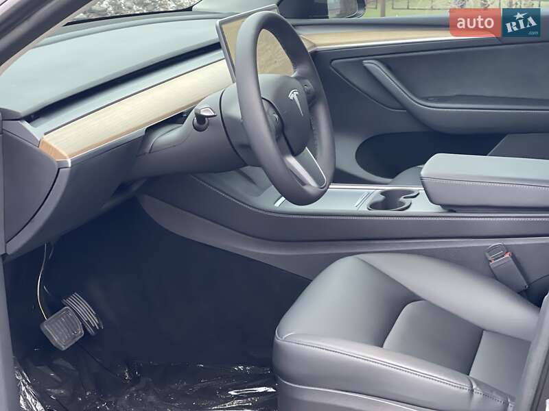 Внедорожник / Кроссовер Tesla Model Y 2022 в Киеве