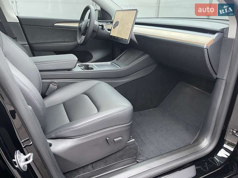 Внедорожник / Кроссовер Tesla Model Y 2022 в Киеве