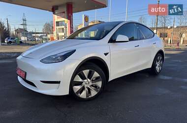Позашляховик / Кросовер Tesla Model Y 2024 в 