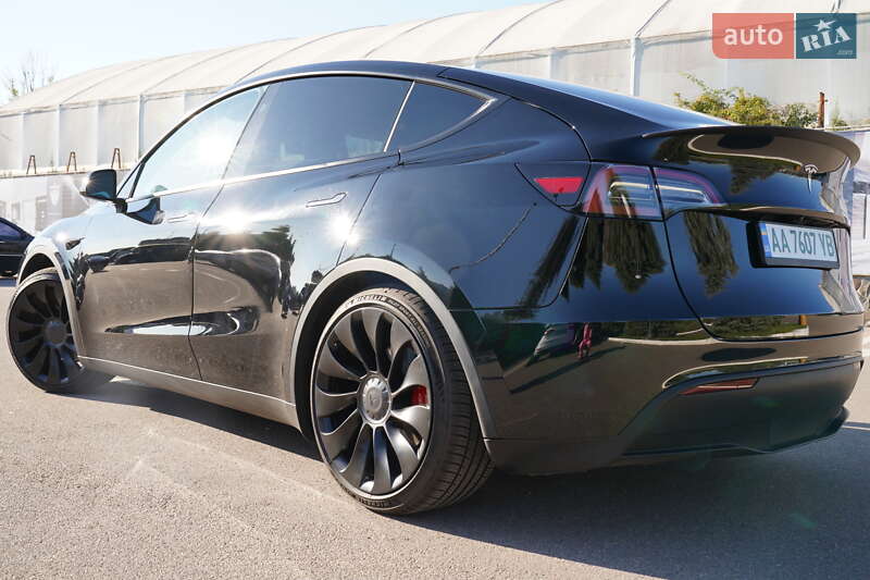 Внедорожник / Кроссовер Tesla Model Y 2023 в Киеве