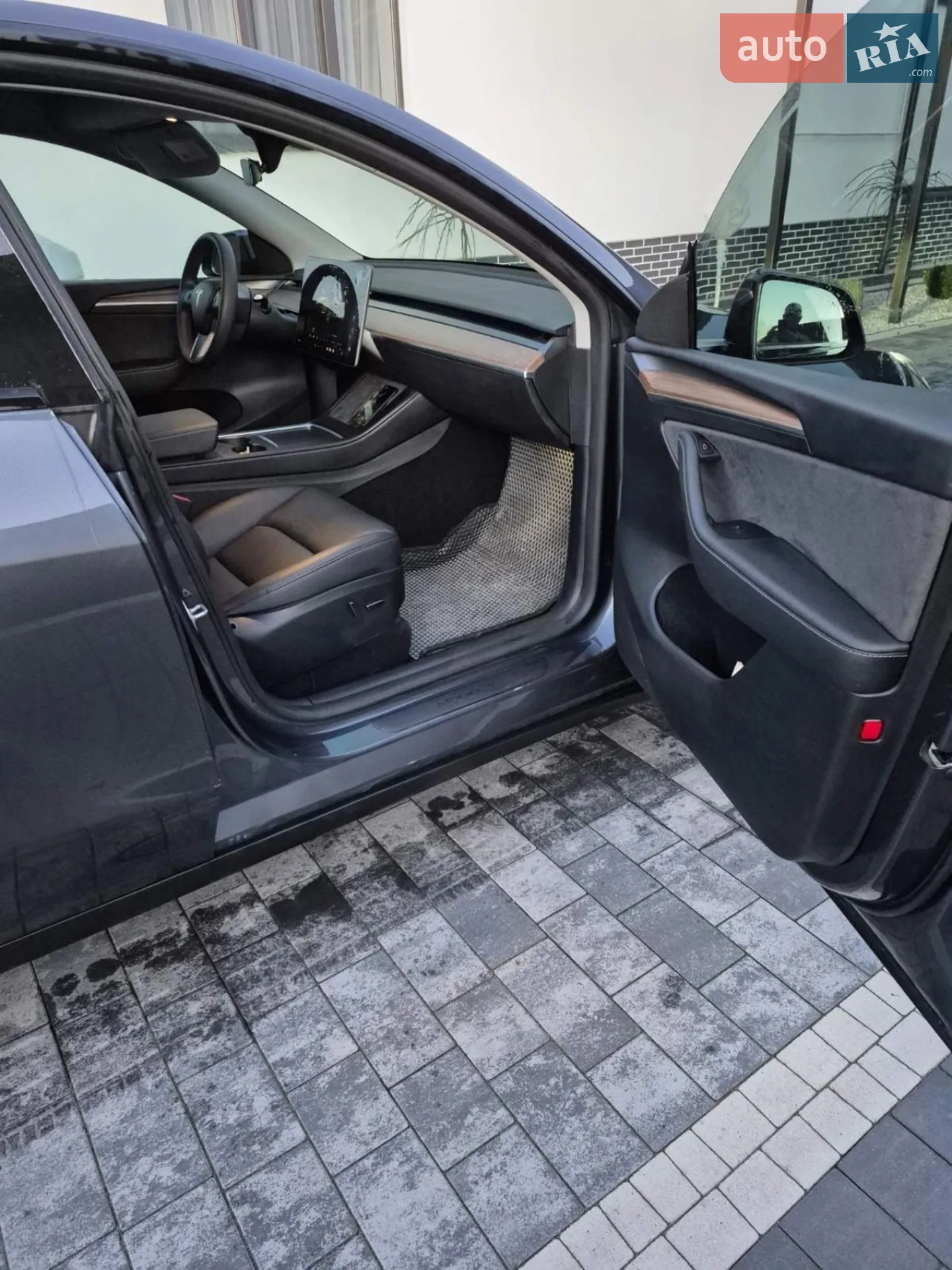 2023 Tesla Model Y - мініатюра 3