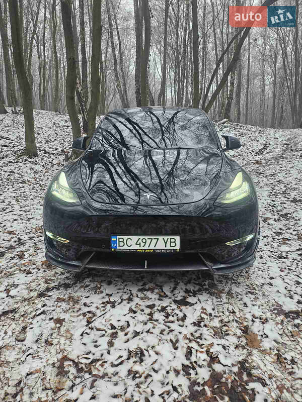 Внедорожник / Кроссовер Tesla Model Y 2020 в Львове