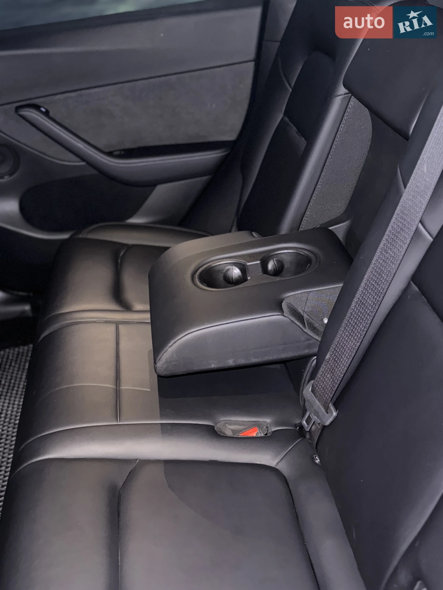 2021 Tesla Model Y - мініатюра 8