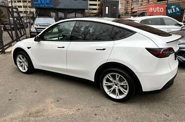 Внедорожник / Кроссовер Tesla Model Y 2021 в 